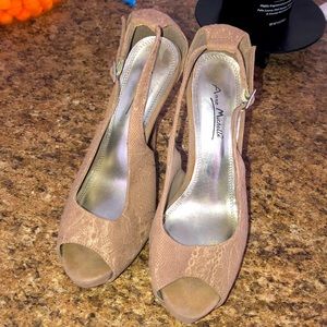 Anne Michelle Heels